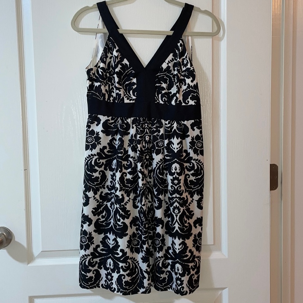 ANN TAYLOR LOFT BLACK AND WHITE SUNDRESS